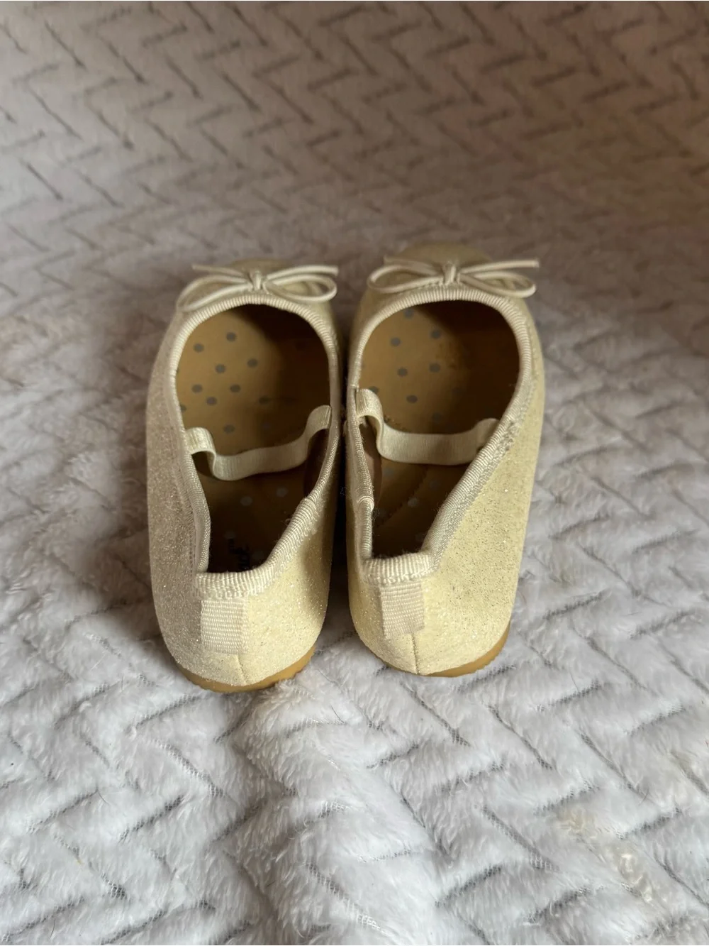 Cat & Jack Girls Glitter Ballet Flats in Gold